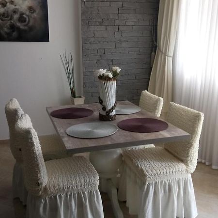 Lili50 Apartment Plovdiv Bagian luar foto