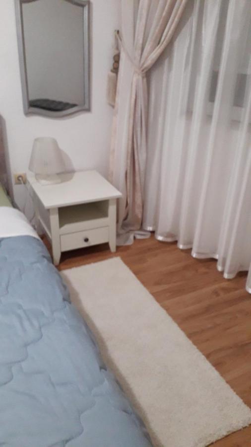 Lili50 Apartment Plovdiv Bagian luar foto