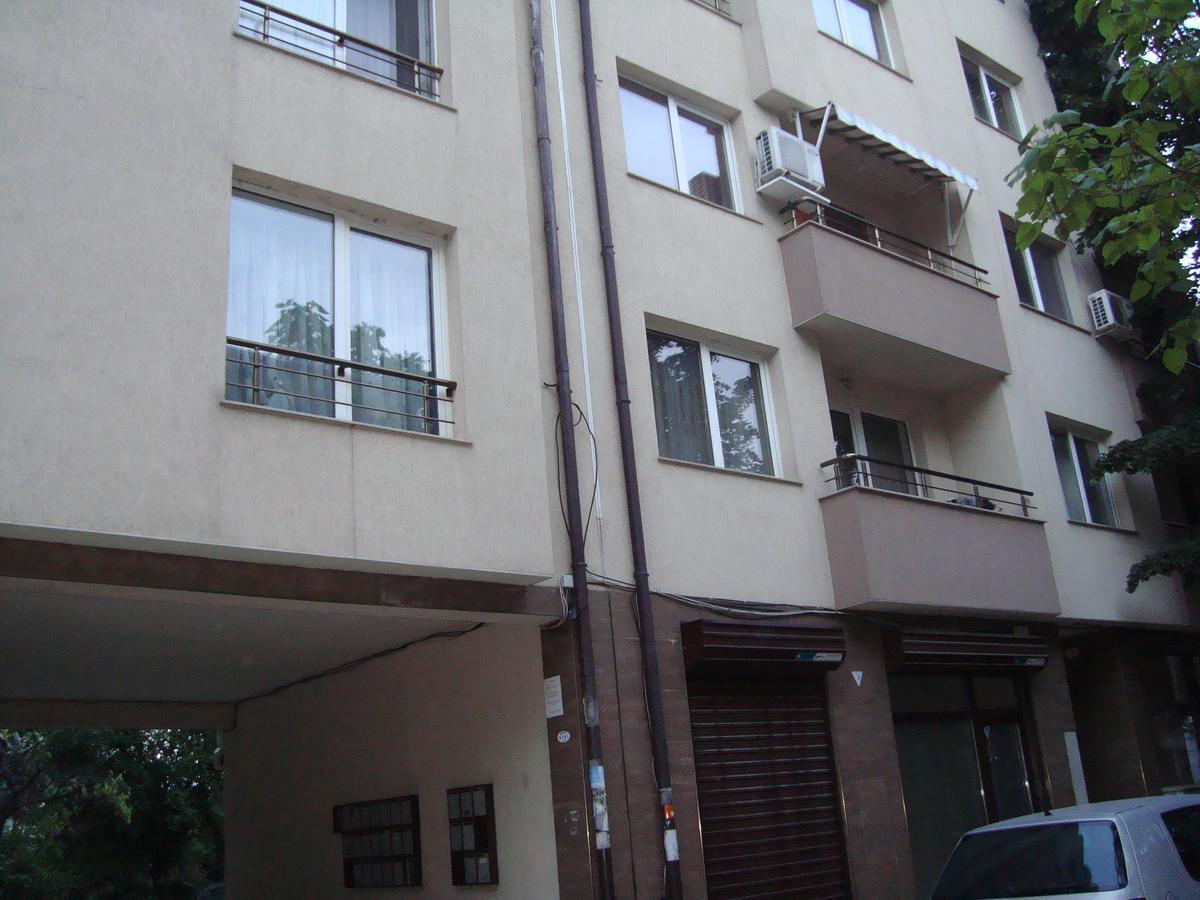 Lili50 Apartment Plovdiv Bagian luar foto