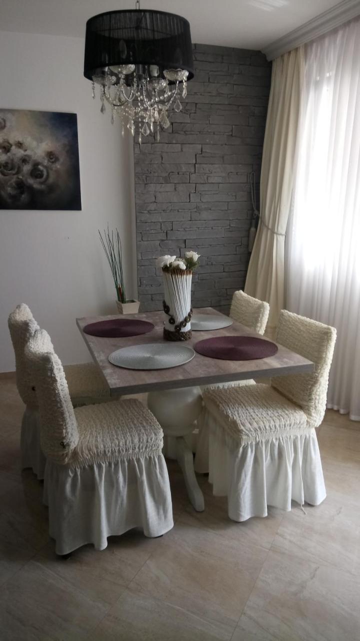 Lili50 Apartment Plovdiv Bagian luar foto